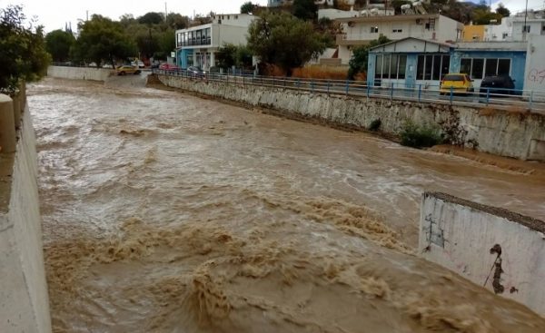 Ρόδος: Πλημμύρες και κατολισθήσεις λόγω της κακοκαιρίας – Καθυστερήσεις σε πτήσεις