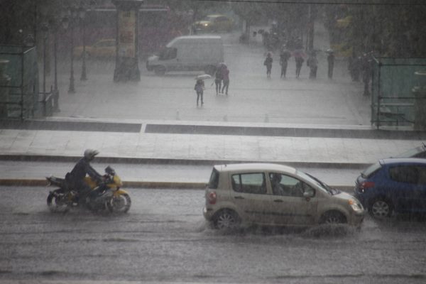 Meteo: Διαδοχικές ατμοσφαιρικές διαταραχές θα επηρεάσουν τη χώρα