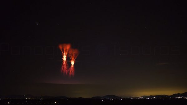 Σπάνιος κεραυνός με διπλό red sprite στο Αιγαίο – Δείτε τη συγκλονιστική φωτογραφία