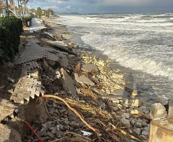 Καταστροφές σε παραλιακές περιοχές της Χαλκιδικής από την κακοκαιρία