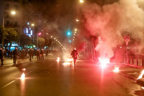 Θεσσαλονίκη: Ξέσπασαν επεισόδια στην πορεία για το Πολυτεχνείο