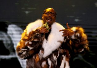 Snoop Dogg: Ο γνωστός «εραστής» της μαριχουάνας και ράπερ ανακοίνωσε ότι σταματάει το κάπνισμα