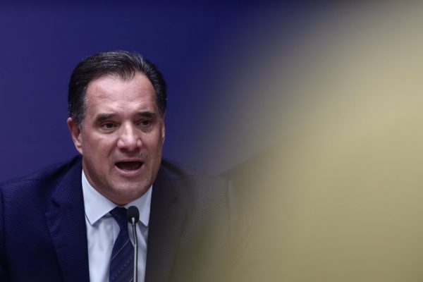 Γεωργιάδης: «Κρεσέντο χυδαιότητας» – Οργή για τη δήλωσή του «κανείς Έλληνας δεν ενδιαφέρεται για τα Τέμπη»