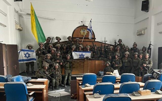 Ο ισραηλινός στρατός μπήκε στο κοινοβούλιο της Γάζας