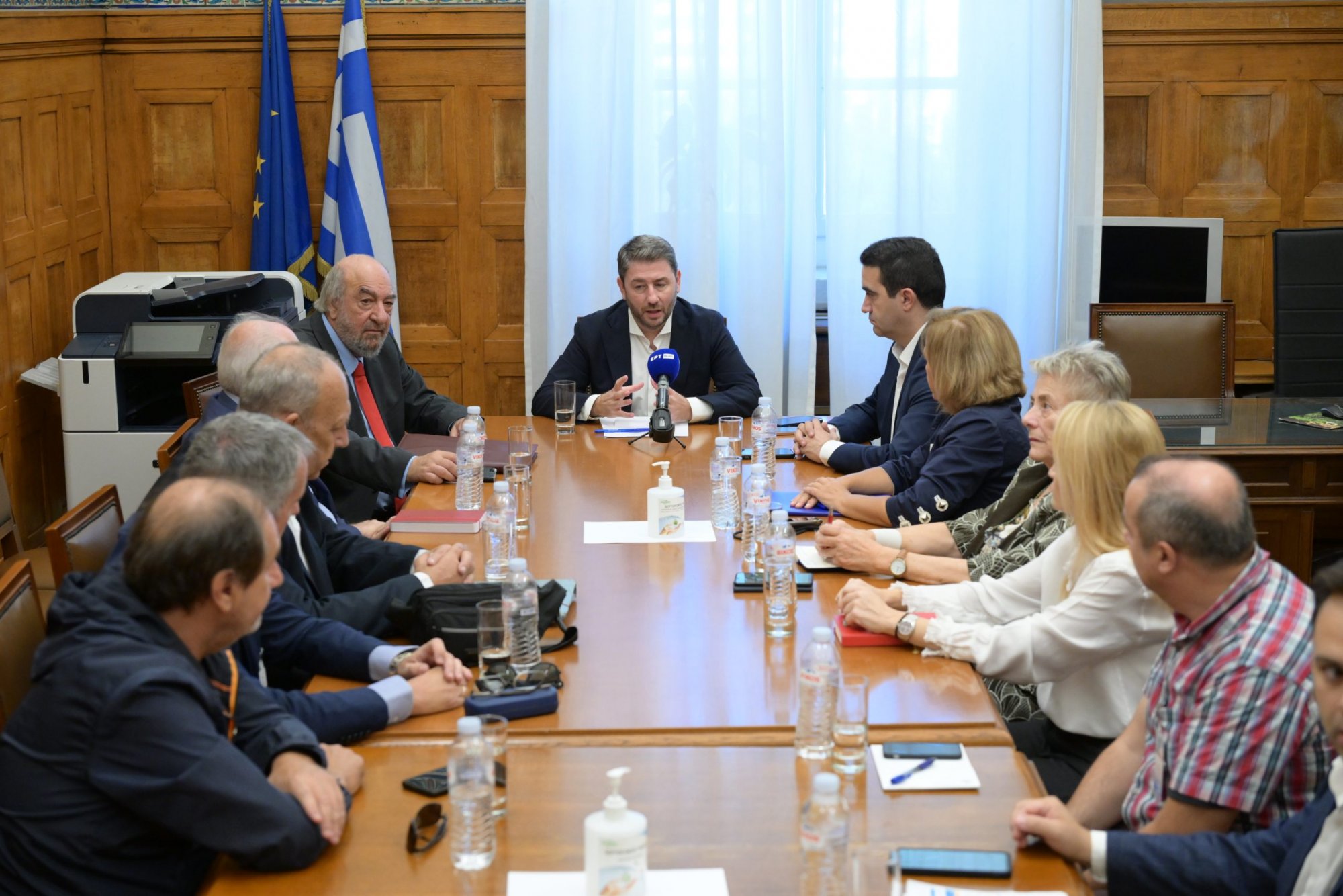 Ισχυρά συμφέροντα κερδοσκοπούν, τονίζει ο Ανδρουλάκης - Οι προτάσεις του ΠΑΣΟΚ
