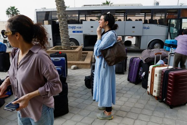 Δεκαέξι Έλληνες που έμεναν στη Γάζα διήλθαν στην Αίγυπτο – Αύριο πιθανόν στην Αθήνα