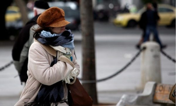 Καιρός σήμερα: Τσουχτερό κρύο τη Δευτέρα