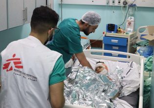 Γιατροί Χωρίς Σύνορα: Καταγγέλλουν επίθεση σε αυτοκινητοπομπή που απομάκρυνε εργαζόμενους από το Αλ Σίφα