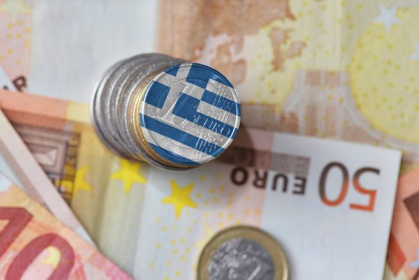 Προϋπολογισμός: Στα 50,718 δισ. ευρώ τα φορολογικά έσοδα στο 10μηνο – Στα 19,585 δισ. από ΦΠΑ