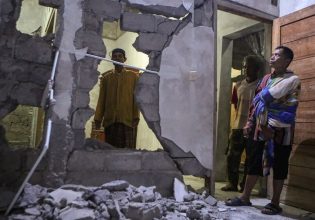 Ινδονησία: Πανικός και ζημιές από ισχυρό σεισμό 6,1 Ρίχτερ στο νησί Τιμόρ
