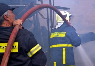 Κρήτη: Φωτιά σε διαμέρισμα στο Ηράκλειο – Ζευγάρι ηλικιωμένων απεγκλωβίστηκε από το μπαλκόνι