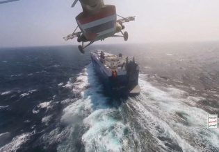 Χούθι: «Η Ερυθρά Θάλασσα θα γίνει φλεγόμενη αρένα» – Καταγγέλλουν ότι οι ΗΠΑ επιτέθηκαν σε αεροπλάνο τους