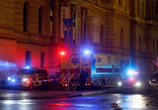 Μακελειό στην Πράγα: Δεν υπάρχει Έλληνας στα θύματα της επίθεσης μέχρι στιγμής, λέει η πρεσβεία