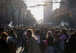Δίχως τέλος οι κινητοποιήσεις στη Σερβία – Ζητούν την επανάληψη των εκλογών