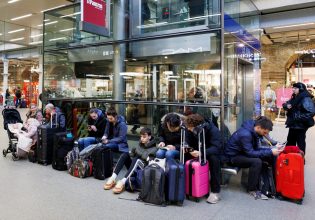 Βρετανία: Ακυρώθηκαν όλα τα δρομολόγια των τρένων από και προς το Λονδίνο παραμονές Πρωτοχρονιάς