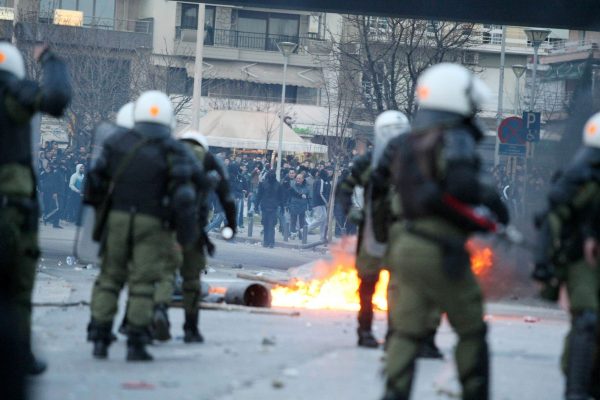 Οργισμένοι με τους οπαδούς οι αστυνομικοί – «Τέλος οι έλεγχοι, λευκή απεργία, πλαστικές σφαίρες»