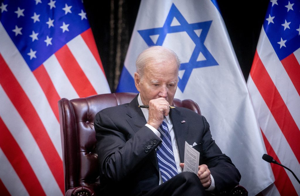 Στο χείλος του γκρεμού ο Μπάιντεν - Πόσο κοστίζει πολιτικά η στήριξη στο Ισραήλ