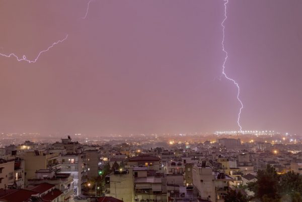 Επιδείνωση του καιρού την Κυριακή – Έρχονται ισχυρές βροχές, κεραυνοί και χαλάζι