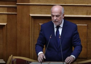 Κόντρα Φλωρίδη με ΣΥΡΙΖΑ και Τσακαλώτο για ποινικούς κώδικες – Βαριές κουβέντες για εγκληματίες και ακροδεξιά