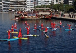 Θεσσαλονίκη: Άγιοι Βασίληδες διασχίζουν τον Θερμαϊκό κάνοντας SUP