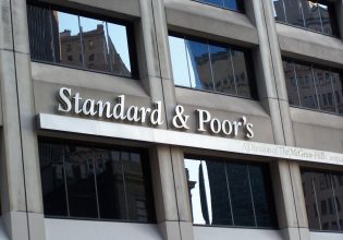 Standard & Poor’s: Αναβάθμιση των ελληνικών τραπεζών