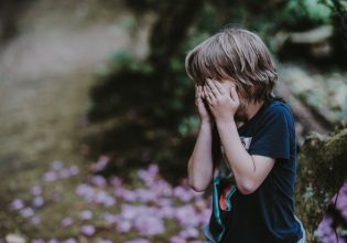 Bullying στον Βόλο: «Ένιωθα πως με υποβίβαζε η διεύθυνση του σχολείου» – Ξεσπά ο πατέρας του 7χρονου
