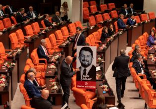Τουρκία: Παραμένει στη φυλακή ο βουλευτής Αταλάι παρά την ετυμηγορία του Συνταγματικού Δικαστηρίου