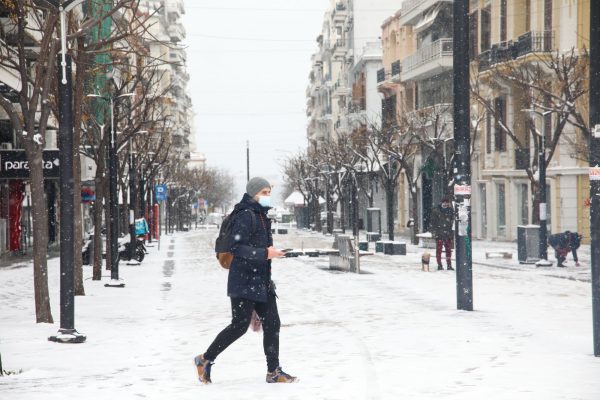 Καιρός: Η θερμοκρασία θα πέσει 12°C στις περισσότερες περιοχές – Πότε θα φύγει το τσουχτερό κρύο