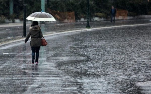 Νέο έκτακτο δελτίο καιρού – Καταιγίδες, χιόνια και θυελλώδεις άνεμοι – Live η πορεία της κακοκαιρίας