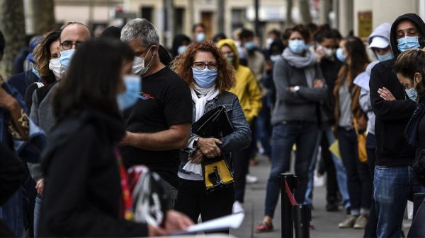 Σαρώνει ο κοροναϊός – Οι πέντε αυστηρές συστάσεις της Επιτροπής για να αποφύγουμε τα χειρότερα