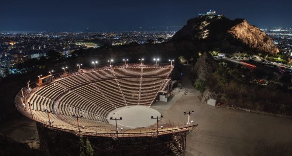 Το αγαπημένο Θέατρο Λυκαβηττού άνοιξε και πάλι