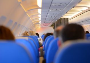 Πιλότος γύρισε το αεροπλάνο πίσω αφού έμαθε ότι επιβάτες κάνουν χρήση ναρκωτικών