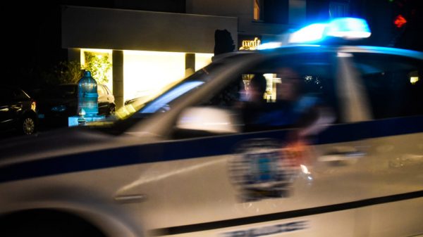 Η πασίγνωστη επιχειρηματίας, η καταγγελία για κλοπή 290.000 ευρώ και ο 32χρονος Αλβανός