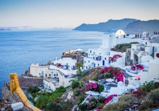 Οι 4 τομείς της οικονομίας που απογείωσε ο τουρισμός το 2023