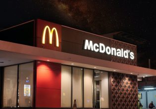 Πώς η McDonald’s εκμεταλλέυτηκε τη νοσταλγία για να ξαναγίνει cool