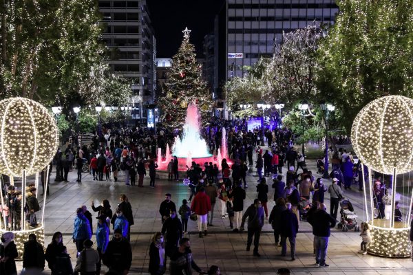 «Οι Έλληνες κάνουν τις μεγαλύτερες περικοπές»