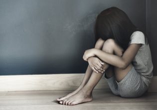 Πατήσια: Χειροπέδες σε 56χρονο για τον επί 7 χρόνια βιασμό του ανήλικου παιδιού της συντρόφου του