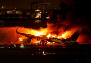 Ιαπωνία: Η οδηγία του πληρώματος της Japan Airlines που έσωσε τους επιβάτες από βέβαιο θάνατο