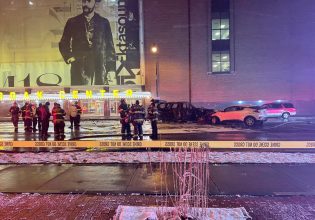 Νέα Υόρκη: Έπεσε με το αυτοκίνητο επάνω σε συγκεντρωμένο πλήθος – Τρεις νεκροί