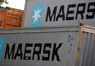 Maersk: Επαναδρομολόγησε 4 πλοία της πίσω προς τη Διώρυγα του Σουέζ λόγω των Χούθι