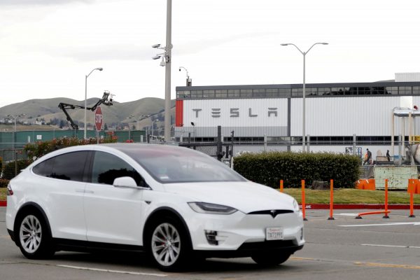 Tesla: Πρώτο θύμα της κρίσης στην Ερυθρά Θάλασσα