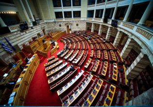 Βουλή: Πέρασαν τα μέτρα κατά της ακρίβειας και το νομοσχέδιο για την επαγγελματική εκπαίδευση