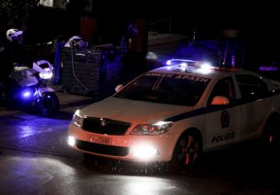 Θεσσαλονίκη: Παρουσιάστηκε στην Αστυνομία ο τράπερ που κατηγορείται για τον άγριο ξυλοδαρμό 23χρονου