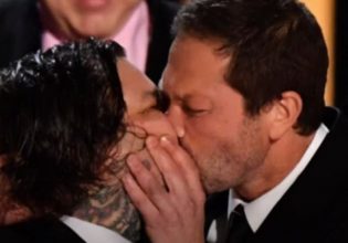 Οι πρωταγωνιστές του The Bear σφραγίζουν την 6η νίκη τους στα Emmy με ένα φιλί