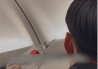 Απρόσκλητος επισκέπτης τάραξε τους επιβάτες – Βρήκαν… φίδι μέσα στο αεροσκάφος