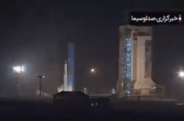 Τρεις δορυφόρους ταυτόχρονα εκτόξευσε το Ιράν – Προορίζονται για δοκιμές
