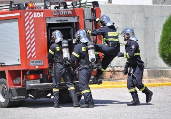 Σε αυξημένη ετοιμότητα η Πυροσβεστική μετά τον σεισμό στην Κύμη