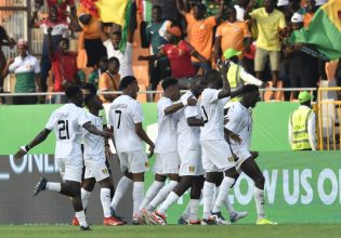 Copa Africa: Μοιρασιά για Καμερούν και Γουινέα, ντου οπαδών μετά τη λήξη της αναμέτρησης (1-1,vid)