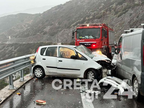 Κρήτη: Πέθανε η 59χρονη που τραυματίστηκε στο τροχαίο στη Λυγαριά – Κρίσιμες ώρες για το 2χρονο εγγονάκι της