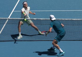 Ο Τσιτσιπάς, η διαχείριση των τουρνουά και το Davis Cup (vids)